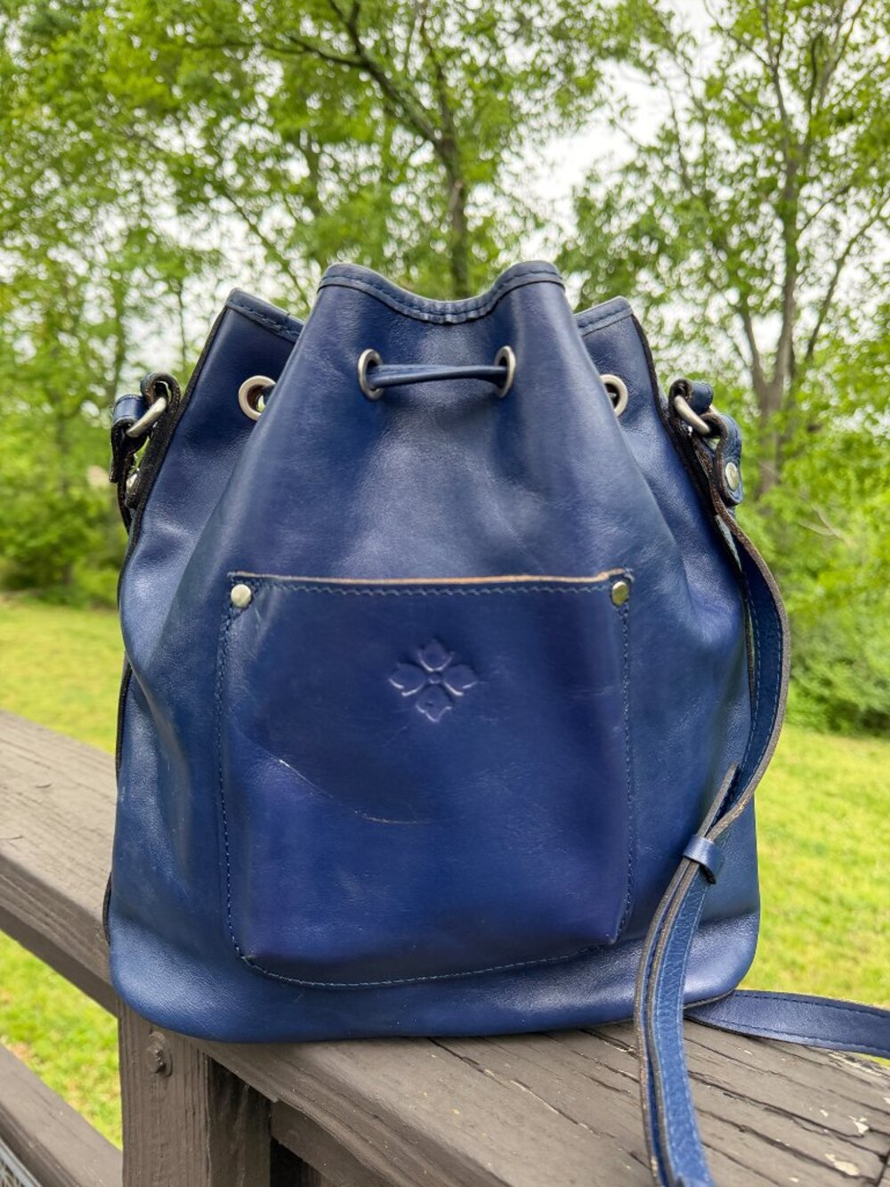 Patricia Nash Sabina Drawstring Bucket Bag Tooled Leather Patriotic Blue America - Picture 2 of 13